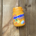 آدامس بدون شکر با طعم میوه های استوایی mentos