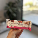 ویفر رژیمی پروتئینی با طعم توت وحشی و خامه power crunch