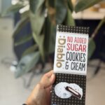 کوکی شکلاتی با مغز کرم شیری و روکش شکلات سفید بدون قند DIABLO