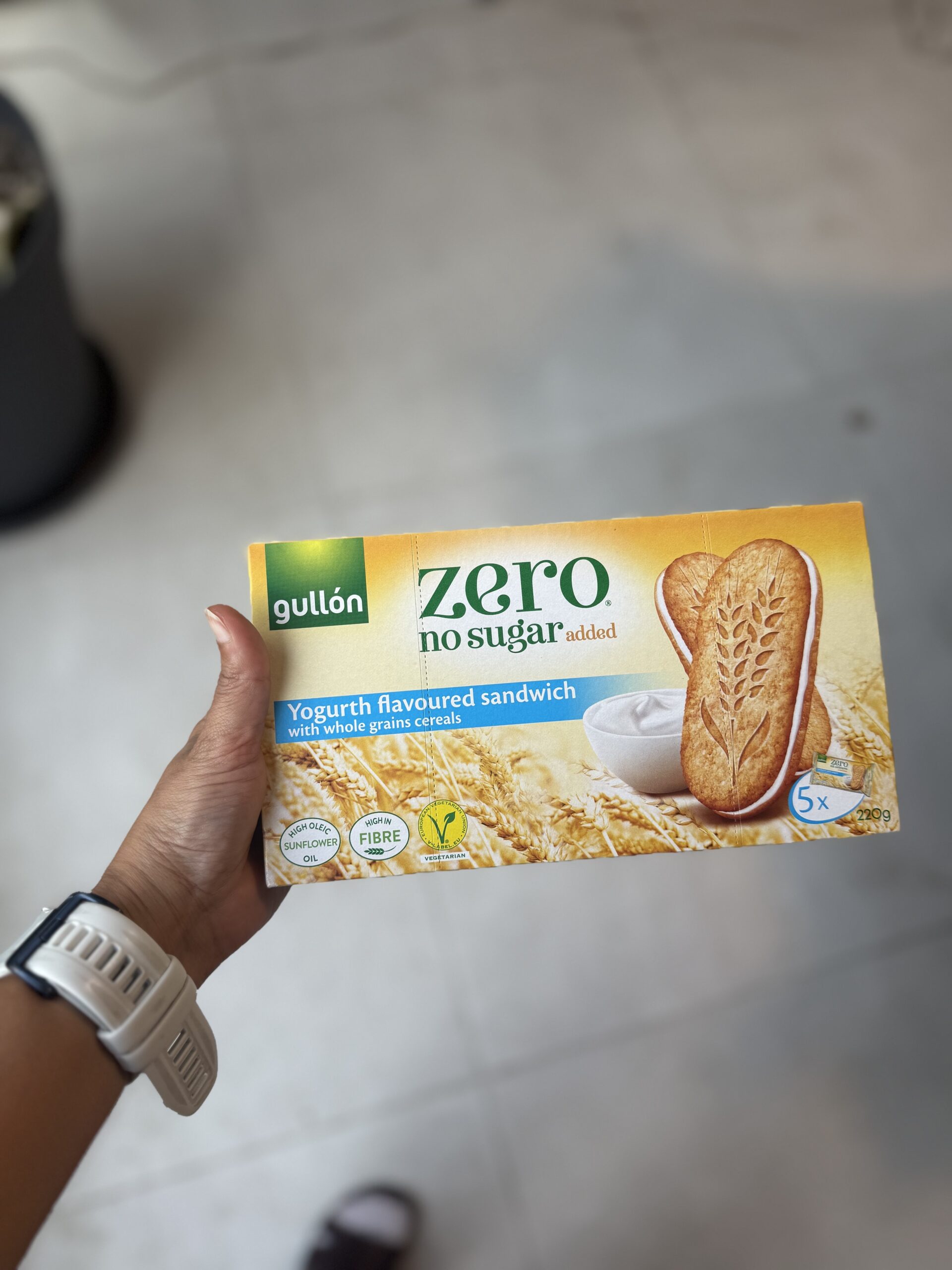 IMG_5076 بیسکوئیت کرم دار طعم YOGORTH بدون شکر افزوده - Image 1