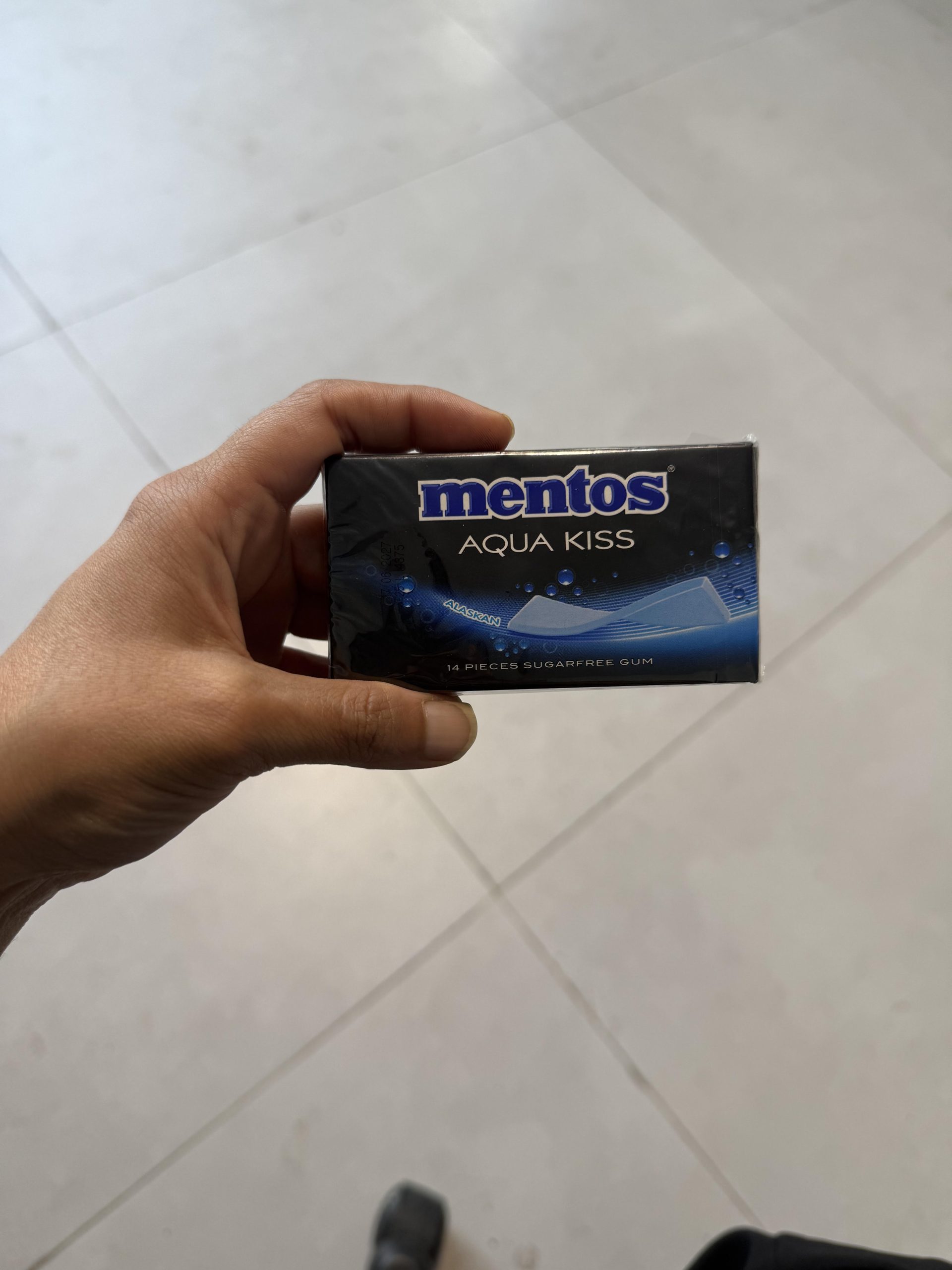 unnamed (6) آدامس بدون شکر با طعم نعنا یخی mentos - Image 1