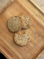 بیسکوئیت قهوه و دانه چیا