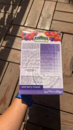 موسلی میوه های جنگلی و عسل ونوستا 375 گرم Venosta Wild Berry Muesli - تصویر 2