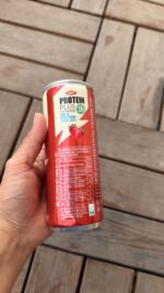 نوشیدنی پروتئینی OKF Protein Plus Strawberry با طعم توت‌فرنگی - تصویر 2