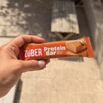 پروتئین بار ZUBER با طعم شیر و خرما 35 گرم
