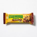 پروتئین بار گلوتن فری بادام زمینی و شکلات NATURE VALLEY